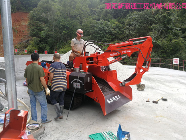 1597197659153879.jpg 扒渣機(jī)_副本.jpg