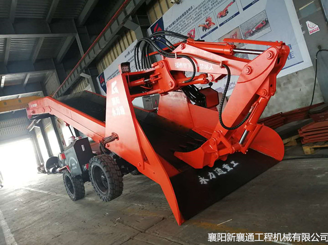 大型扒渣機.jpg 大型扒渣機.jpg