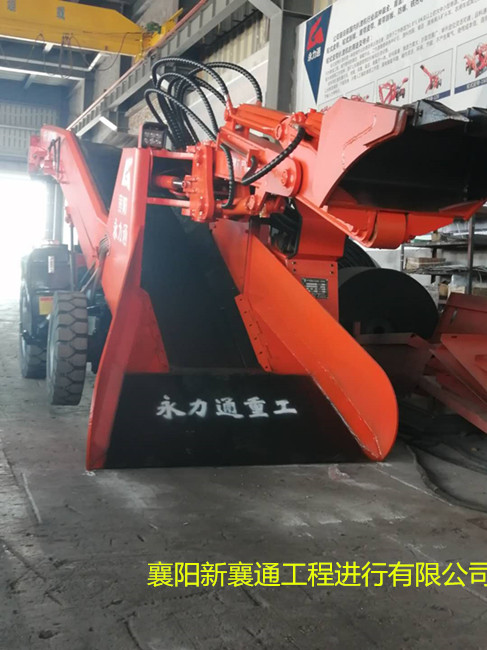 1599096358199117.jpg 小型扒渣機(jī)1.jpg