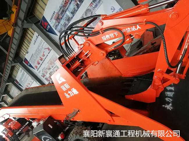 1599785075213687.jpg 3皮帶扒渣機(jī).jpg